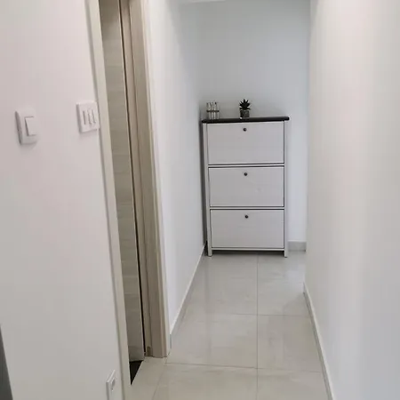 Lägenhet Gemuetliche 2-schlafzimmer-wohnung Mit Meerblick- By Interhome