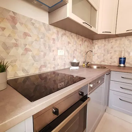 Gemuetliche 2-schlafzimmer-wohnung Mit Meerblick- By Interhome Lägenhet *