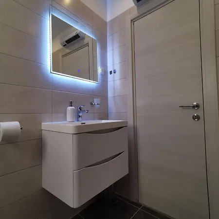 Lägenhet Gemuetliche 2-schlafzimmer-wohnung Mit Meerblick- By Interhome *
