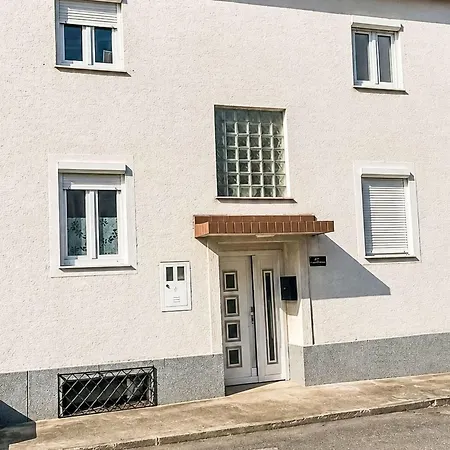 Gemuetliche 2-schlafzimmer-wohnung Mit Meerblick- By Interhome Lägenhet *